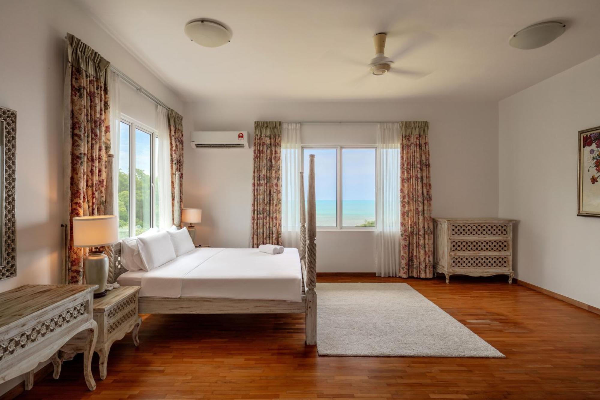Panoramic Seaview Holiday Home - Batu Feringgi Luaran gambar